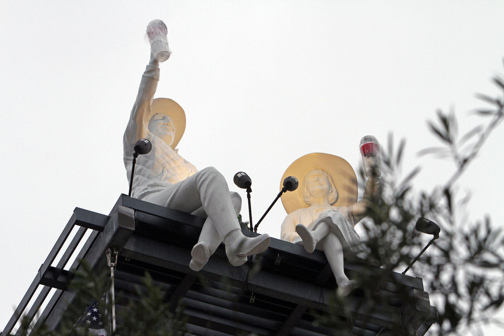 Robert and Margrit Mondavi honored in Copia sculptures